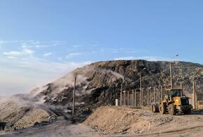 Площадь пожара на свалке под Новороссийском удалось сократить до 700 квадратных метров