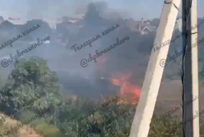 Три горящих дома тушат под Краснодаром