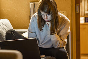 В Краснодаре водитель без прав задавил лежащую на дороге пенсионерку, обезьяны проехались в краснодарском трамвае: ТОП-5 за 29 августа 