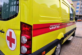 В Новороссийске автомобиль после ДТП сбил на тротуаре 48-летнюю женщину