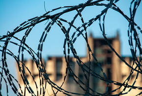 Житель Новороссийска в течение года насиловал собственную несовершеннолетнюю дочь