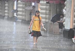 Анапу и Новороссийск затопило мощным ливнем