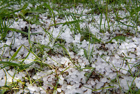 Из-за мощного града остановились подъемники на Красной Поляне в Сочи