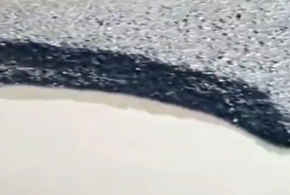 «Уж очень глубокие ямы»: жители Новороссийска требуют отремонтировать дорогу по улице Портовой