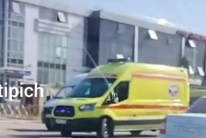 В Краснодаре столкнулись две машины скорой помощи и автобус