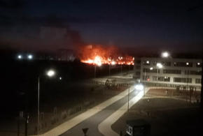 В поселке Яблоновском под Краснодаром сильный пожар