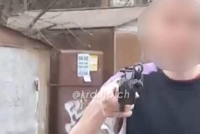 Неадекват расстреливал голубей в Краснодаре, а затем направил оружие на женщину, прямо в лицо