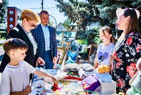 По инициативе депутата Андрея Анашкина на территории Свято-Георгиевского храма в хуторе Ленина состоялась выставка работ местных мастеров