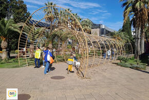 Обещать-не значит жениться: власти Сочи почти за полгода так и не убрали с главной улицы города странные решетчатые конструкции