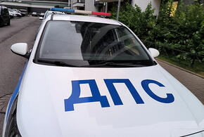 Рядом с аэропортом Сочи случилось крупное ДТП, машину разорвало пополам