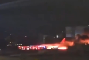 Удар, пожар и крики: пассажиры самолёта, летевшего из Сочи в Анталью, рассказывают о кошмаре на борту