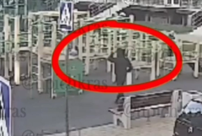 В Краснодаре мужчина выслеживал девочку на детской площадке