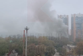 В микрорайоне Московском в Краснодаре горит заброшка