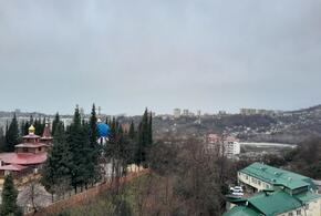 «Надо бежать отсюда»: многоэтажке в Сочи угрожает мощный оползень