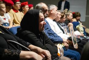 В Краснодаре 40 матерям, чьи сыновья погибли на СВО, вручили награды