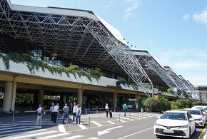 В Сочи водителей такси могут освободить от оплаты парковки у вокзалов и аэропорта