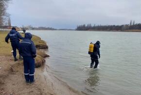 Водолазы обследуют дно водоемов в Краснодаре
