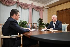 Абхазский политик и кандидат в президенты республики Бадра Гунба в ходе рабочей встречи с вице-премьером России Александром Новаком обсудил решение энергетического кризиса в Абхазии