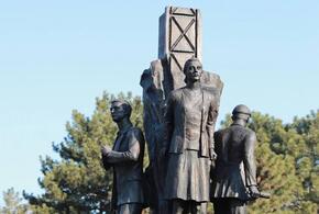 Новый памятник открыли в Чистяковской роще Краснодара