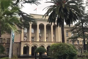 Выборы президента республики состоятся 15 февраля