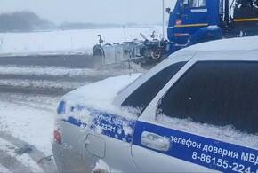 Снег не прекращается, на дорогах Кубани стало опасно