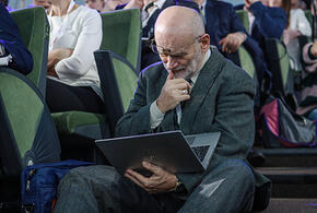 Учёные выясняли, как использование искусственного интеллекта в работе влияет на людей 