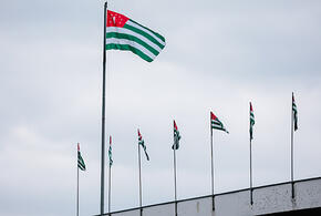 До 1 апреля граждане с двойным гражданством РФ и Абхазии должны будут заменить абхазские водительские права на российские