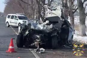 Легковушка влетела в «Камаз» на кубанской дороге, погиб человек