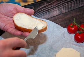 Почему нельзя покупать нарезанный хлеб, рассказал эксперт