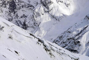 Резкое потепление спровоцировало опасные лавины в горах Краснодарского края