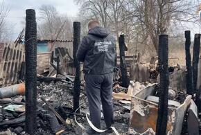 Спасатели обнаружили труп во время тушения пожара в Крымском районе Кубани