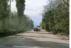 «Не оставьте там свои диски, покрышки»: краснодарцы недовольны состоянием дороги, ведущей к кладбищу