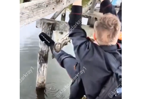 «Я падала, и товарищи падали»: на ужасное состояние моста жалуются жители кубанской станицы