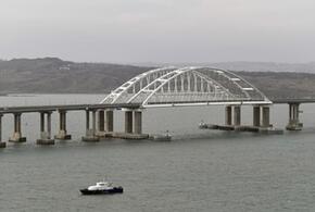 Об этом предупреждали: на Крымском мосту со стороны Кубани собралась как никогда огромная пробка