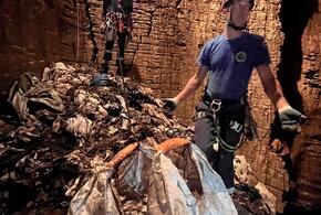 Спасатели не вынесли запаха останков, копившихся под землей около 50 лет 