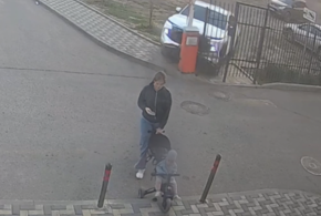 В Краснодаре мать, находясь за рулем автомобиля, посадила сына на колени и устроила ДТП