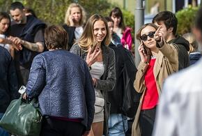 В краснодарской Пашковке ярые фанаты окружили съемочную группу «Битвы экстрасенсов»