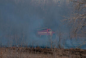 Уже несколько дней горит свалка на горе Щелба