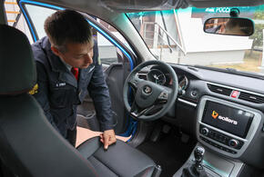 «Отец-года»: мужчина не захотел пачкать салон и посадил маленького ребёнка в кузов 