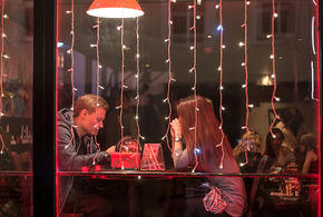 Постят фото с шпицем и ходят по ресторанам днем: как определить краснодарских «тарелочниц»