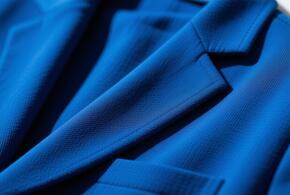 Этот оттенок очень популярен, и его часто используют в одежде. Почему так? И что говорит о человеке, который выбирает синий? Об этом – ниже.