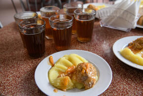 Меню контролируется министерством образования и родителями