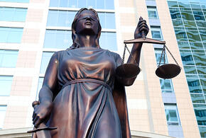 Алчного и продажного судью из Адыгеи будут судить за коррупцию