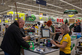 Готовь сани летом, а новогоднюю закуску в ноябре: эксперт предупредила о резком росте цен на продукты к праздничному столу