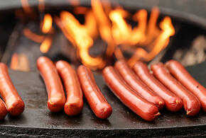 Как выбрать качественные сосиски, рассказал эксперт
