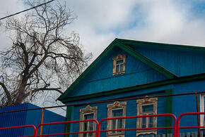 Повреждены дома, ранен человек: что известно о ночной атаке на Геленджик