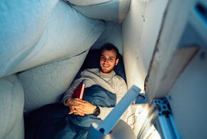 Даже маленькая лампочка или ночник могут навредить