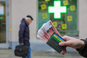 В ЦБ рассказали, когда банк просто обязан отказать клиенту в выдаче карты