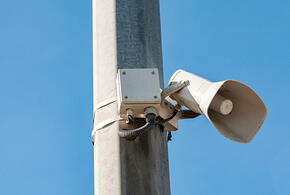 В Сочи просят не приводить детей в детские сады и школы, в городе объявлена угроза БПЛА