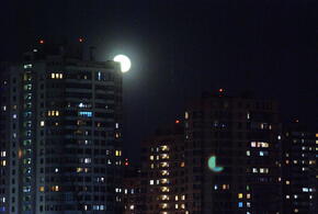 Взрывы, автоматная очередь и жёлтое небо: в Новороссийске отражают атаку БПЛА, в Геленджике звучит сирена